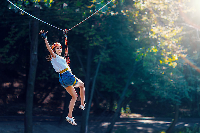 Adrenalin am laufenden Band: 6 spektakuläre Orte fürs Ziplining in Deutschland!